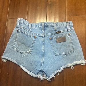 Wrangler size 27 Denim Women's Shorts